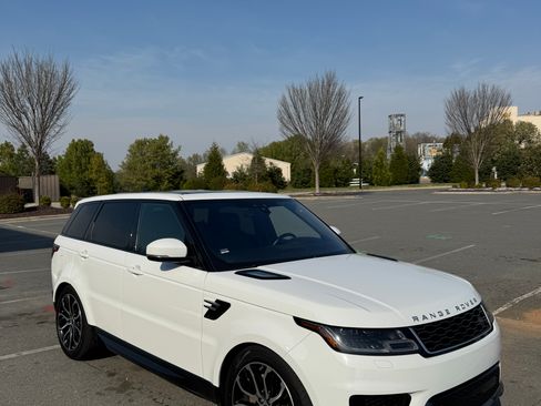 Used 2020 Land Rover Range Rover Sport HSE image 1