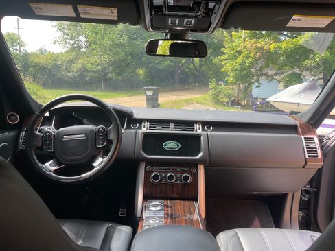 Used 2015 Land Rover Range Rover HSE image 8