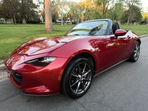 Used 2016 MAZDA MX-5 Miata Grand Touring image 1