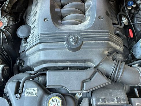 Used 2004 Jaguar XJ8 RWD image 31