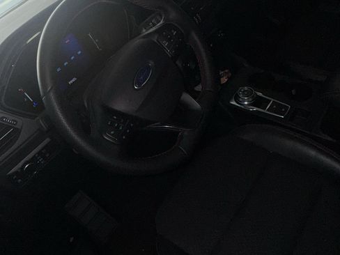 Used 2025 Ford Escape ST-Line w/ Equipment Group 301A FWD image 2