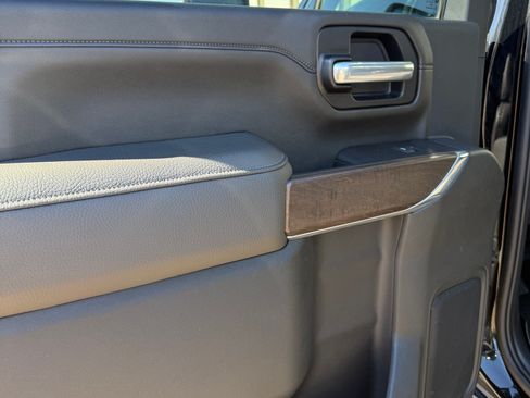 Used 2021 GMC Sierra 2500 Denali w/ Denali Ultimate Package image 11