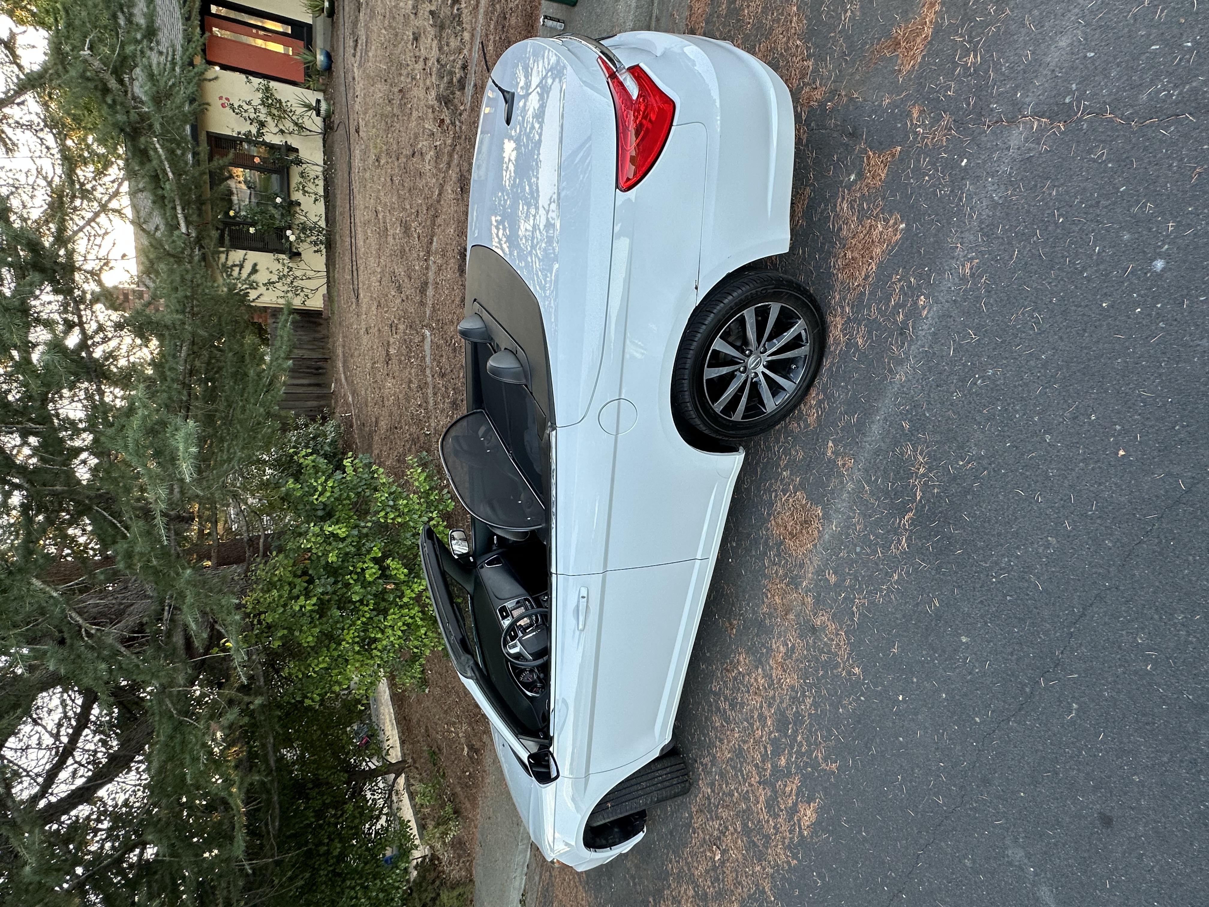 Used 2013 Chrysler 200 S FWD image 6