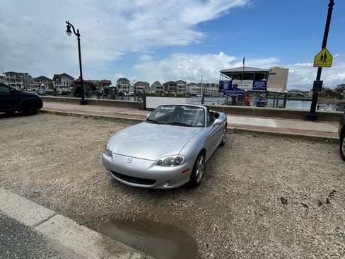 Used 2003 MAZDA MX-5 Miata LS RWD image 6