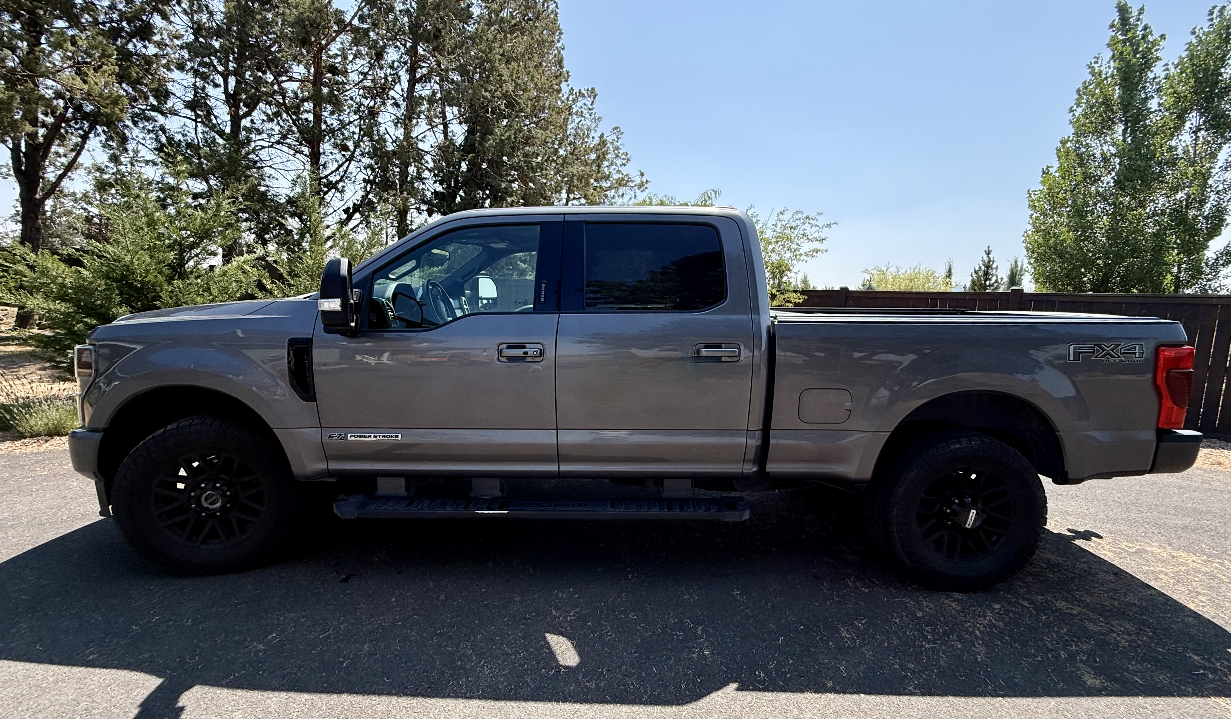 Used 2022 Ford F350 Lariat w/ Black Appearance Package AWD/4WD image 6