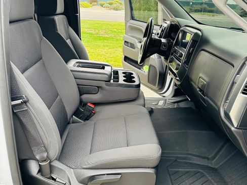 Used 2018 Chevrolet Silverado 1500 LT w/ LT Convenience Package image 17