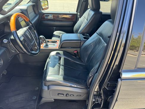 Used 2015 Lincoln Navigator L 2WD image 6