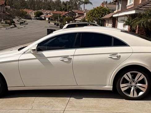 Used 2009 Mercedes-Benz CLS 550 image 2