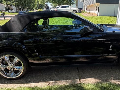 Used 2007 Ford Mustang Shelby GT500 RWD image 4
