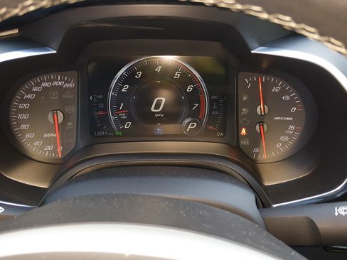 Used 2016 Chevrolet Corvette Z06 w/ 3LZ Preferred Equipment Group image 9