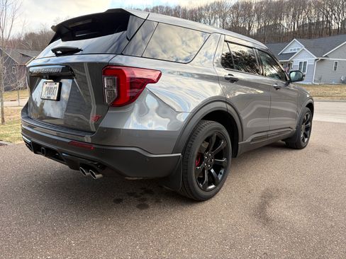 Used 2021 Ford Explorer ST w/ ST Street Pack image 8