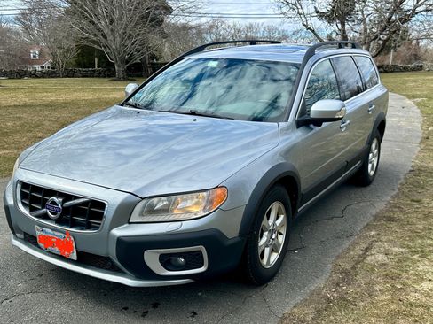 Used 2010 Volvo XC70 3.2 image 4