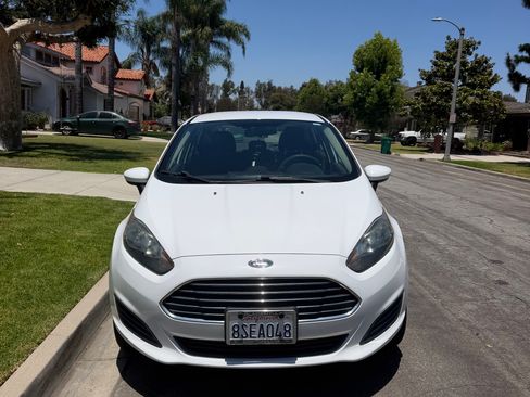 Used 2018 Ford Fiesta SE FWD image 4