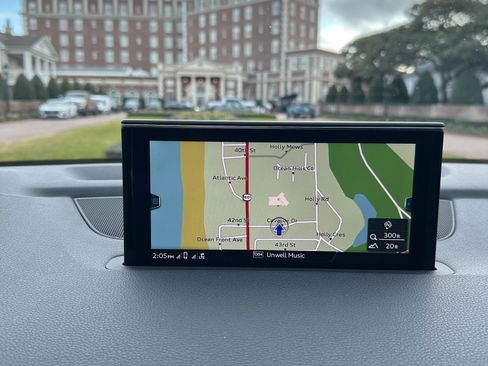 Used 2018 Audi Q7 3.0T Premium Plus w/ Premium Plus Package image 14