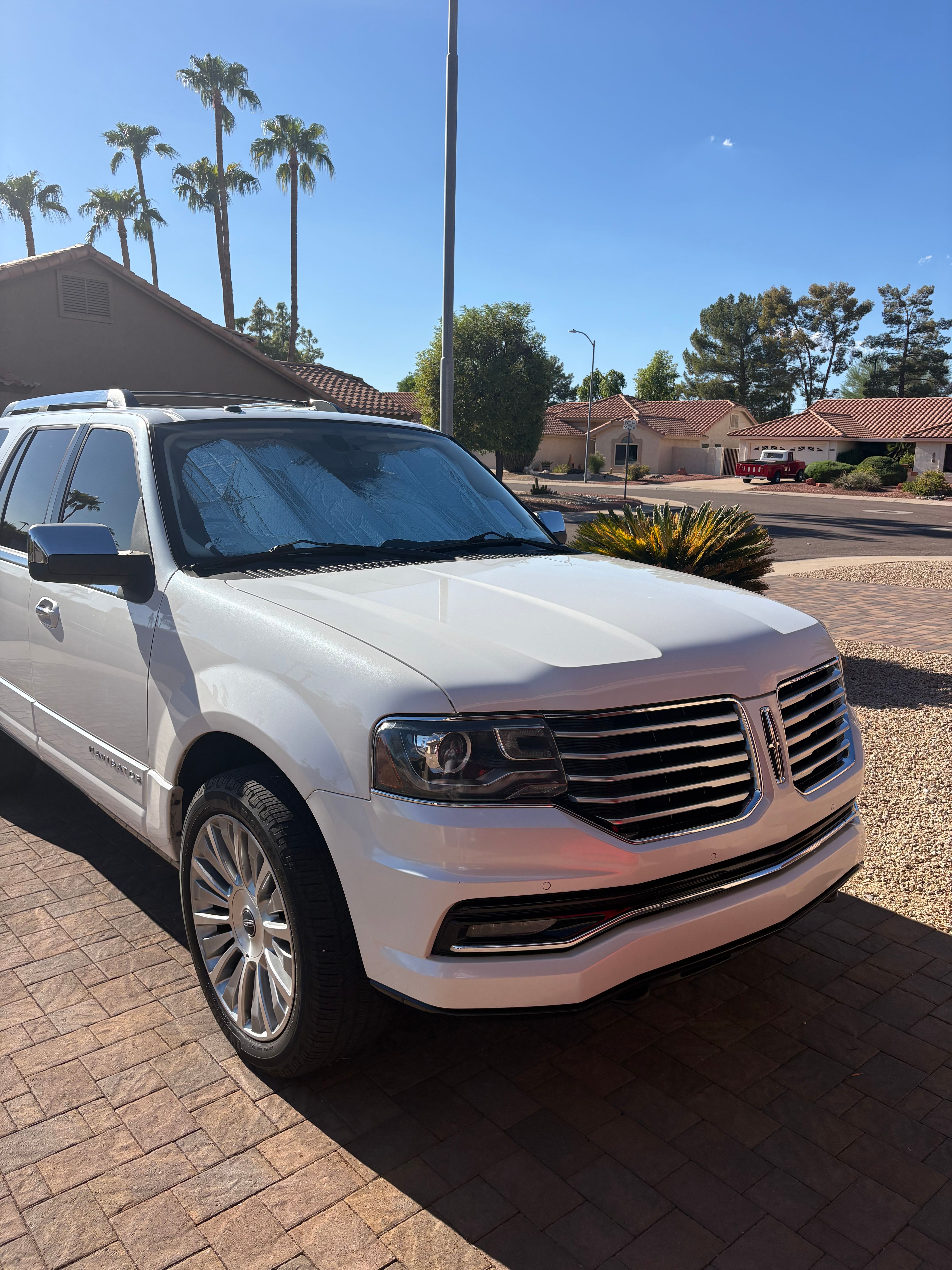 Used 2015 Lincoln Navigator 4WD w/ Equipment Group 101A Reserve image 5