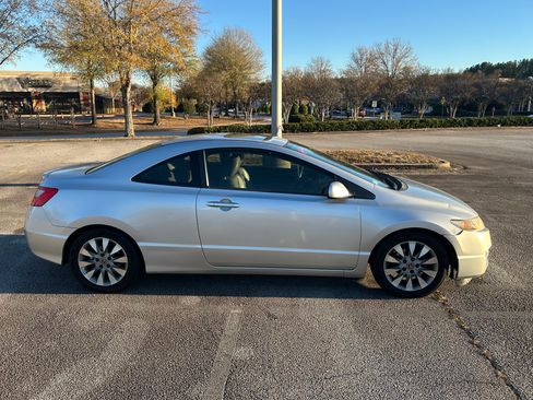 Used 2010 Honda Civic EX-L image 2