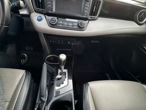 Used 2016 Toyota RAV4 Limited image 5