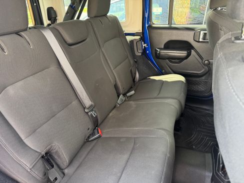 Used 2018 Jeep Wrangler Unlimited Sport AWD/4WD image 11