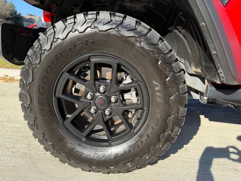 Used 2024 Jeep Wrangler Unlimited Rubicon w/ Technology Group image 6