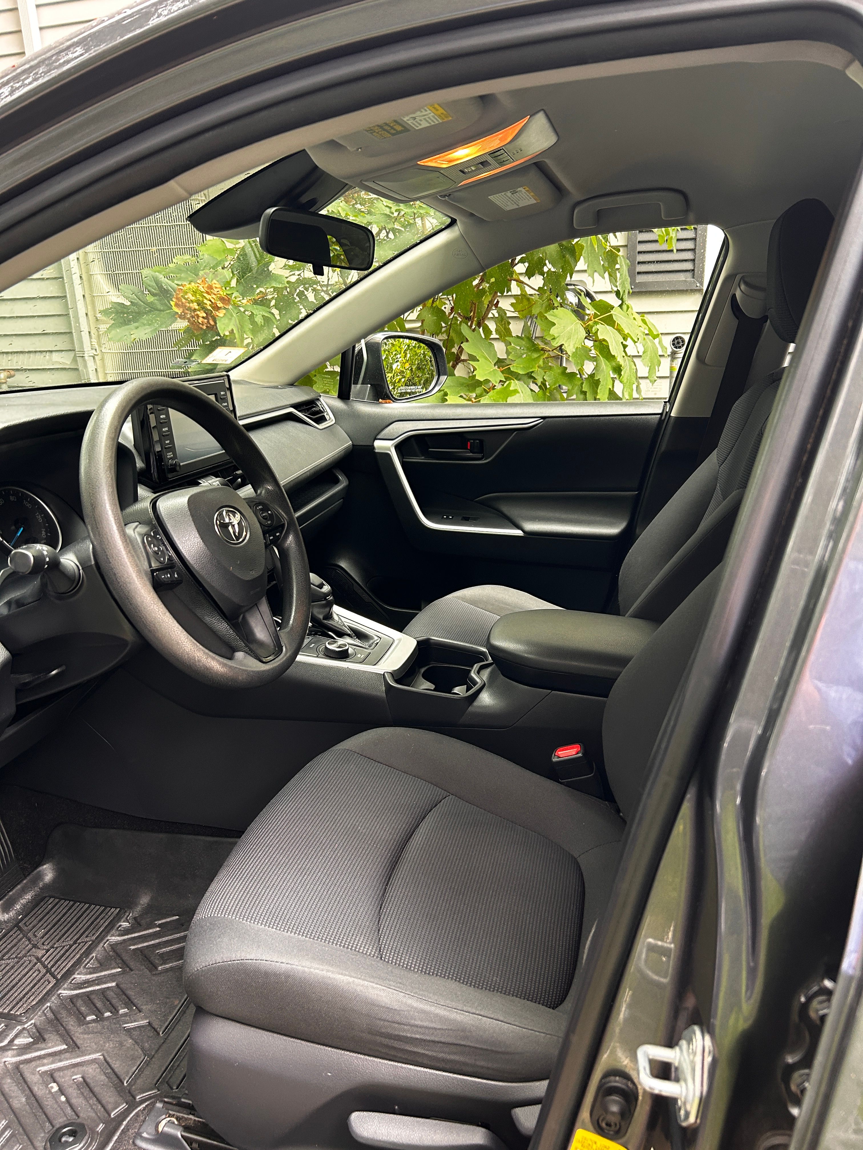 Used 2019 Toyota RAV4 LE w/ Carpet Mat Package AWD/4WD image 11