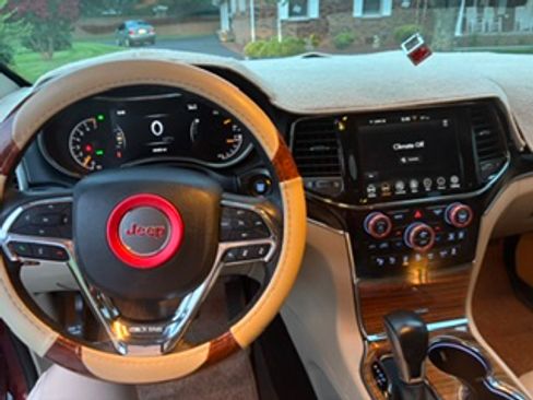 Used 2021 Jeep Grand Cherokee Limited w/ Sun & Sound Group RWD image 14