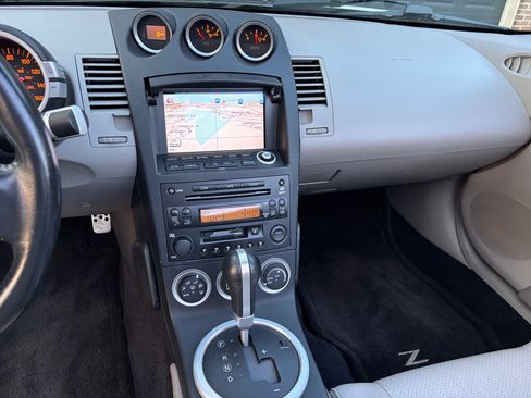 Used 2004 Nissan 350Z Touring image 17