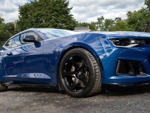 Used 2021 Chevrolet Camaro ZL1 RWD image 11
