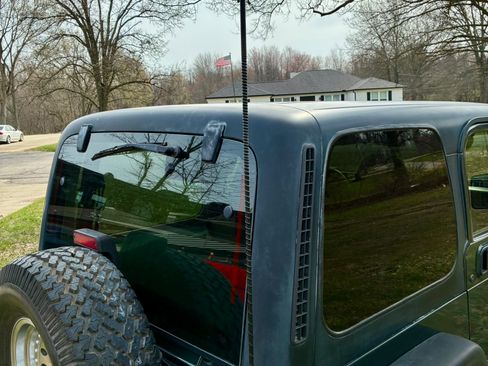 Used 2002 Jeep Wrangler Sahara image 14