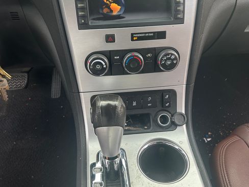 Used 2012 GMC Acadia SLE image 16