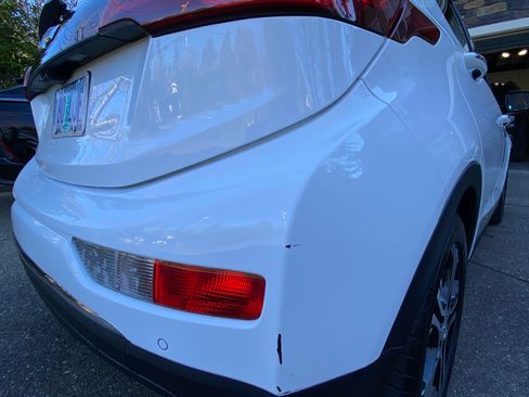 Used 2019 Chevrolet Bolt Premier w/ Infotainment Package image 33