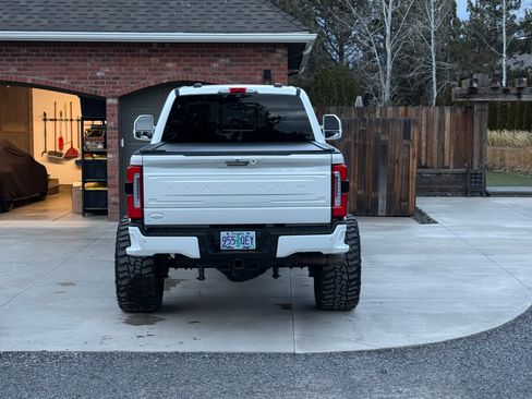 Used 2023 Ford F350 Platinum w/ FX4 Off-Road Package image 9