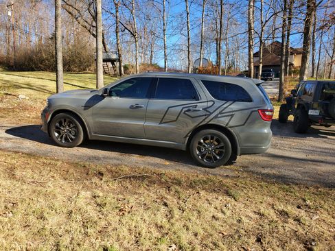 Used 2021 Dodge Durango R/T w/ Blacktop Package image 2