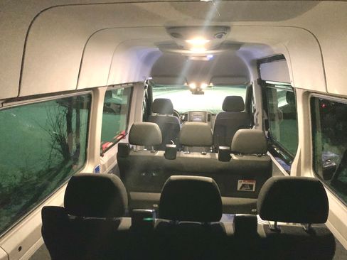 Used 2015 Freightliner Sprinter 2500 image 14