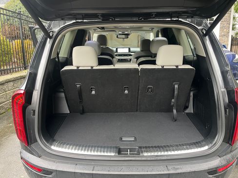 Used 2022 Kia Telluride SX w/ Nightfall Edition Package image 8