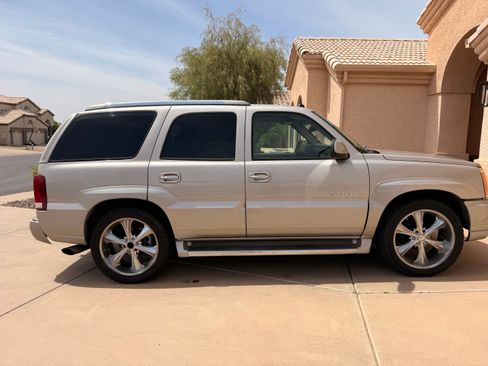 Used 2004 Cadillac Escalade 2WD image 5