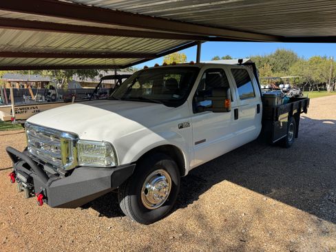 Used 2004 Ford F350 2WD Crew Cab DRW Super Duty image 2