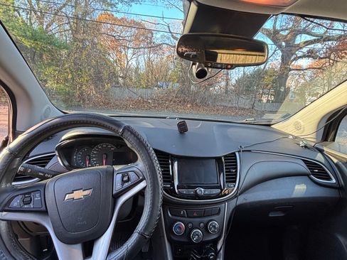 Used 2018 Chevrolet Trax LT w/ Driver Confidence Package image 15