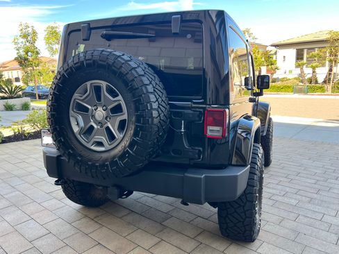 Used 2014 Jeep Wrangler Rubicon w/ Power Convenience Group image 10