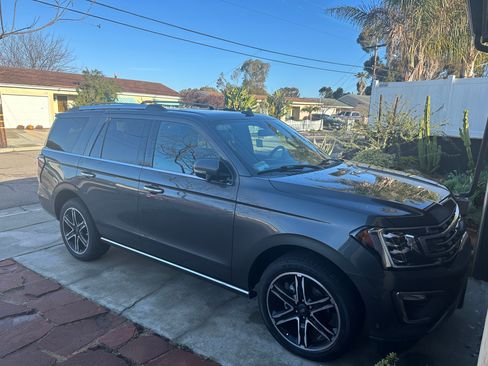 Used 2019 Ford Expedition Limited w/ Special Edition Package image 5