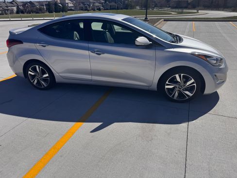 Used 2014 Hyundai Elantra Limited w/ Option Group 03 image 6