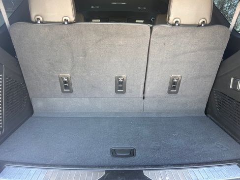 Used 2024 GMC Yukon AT4 w/ Technology Package image 17