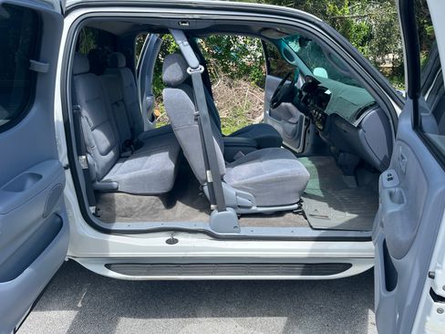 Used 2002 Toyota Tundra Limited image 16