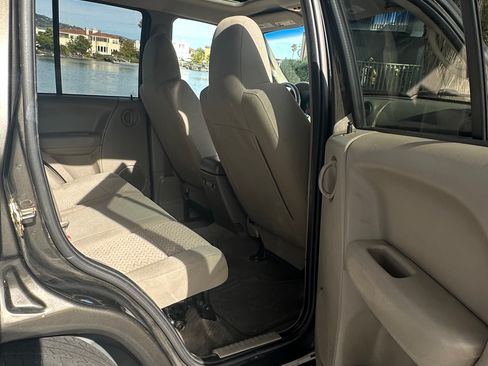 Used 2006 Jeep Liberty Renegade w/ Trailer Tow Group AWD/4WD image 11