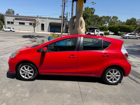 Used 2014 Toyota Prius C Four FWD image 4