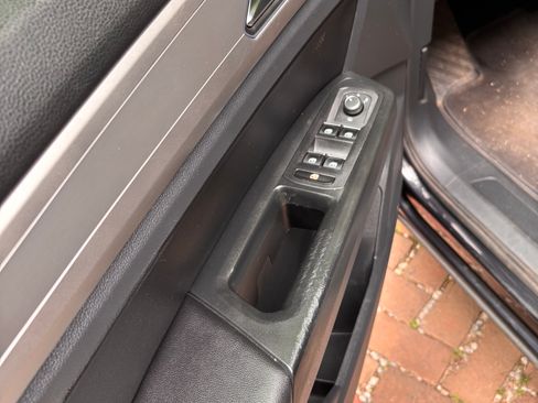 Used 2018 Volkswagen Atlas SE FWD image 12