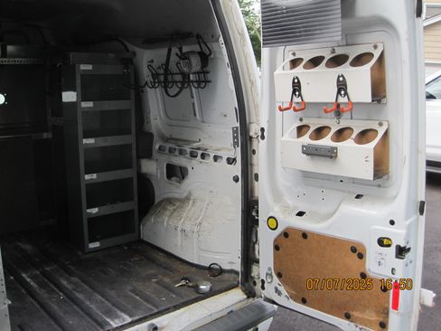 Used 2011 Ford Transit Connect XLT image 10