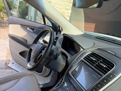 Used 2020 Lincoln Nautilus Reserve FWD image 14