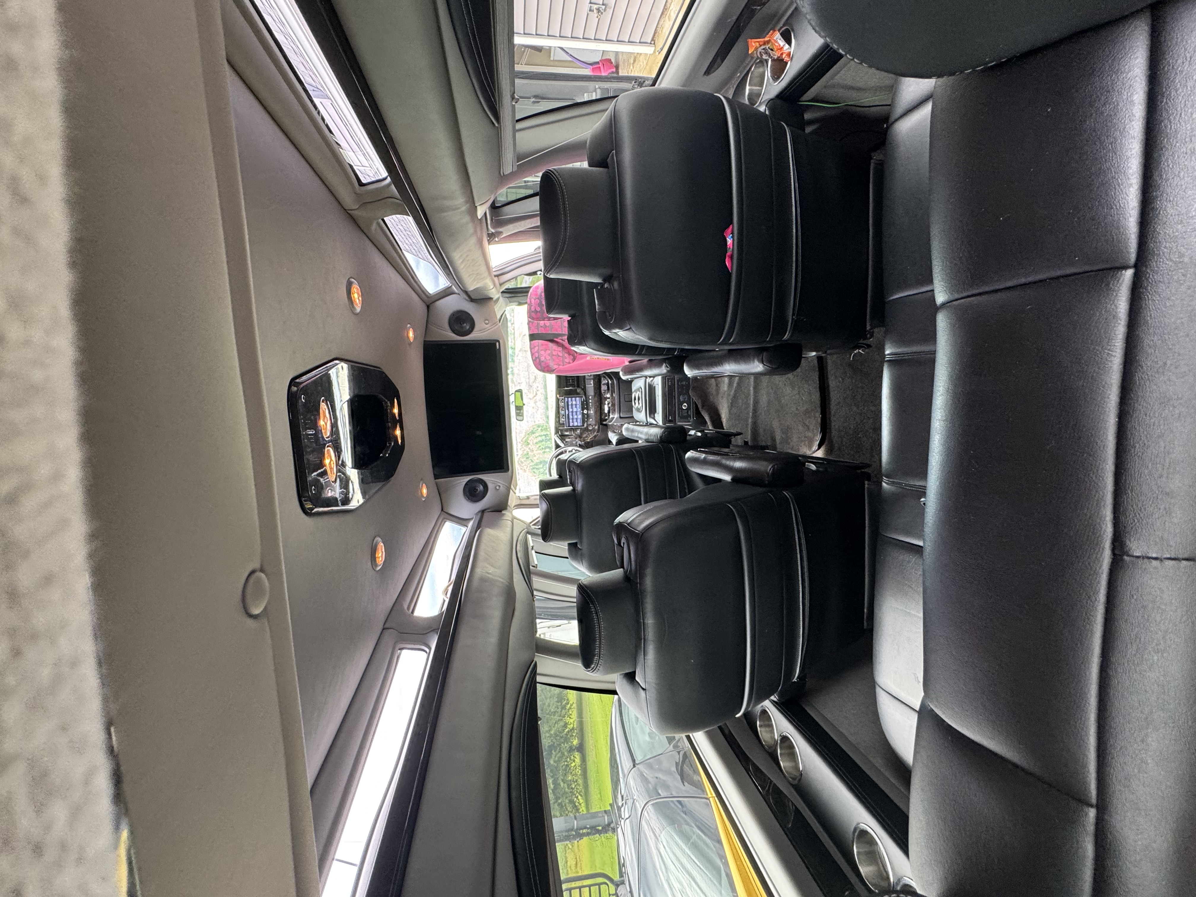 Used 2023 GMC Savana 2500 Extended RWD image 8