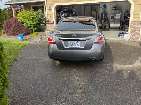 Used 2015 Nissan Altima 2.5 S w/ Power Driver Seat Package FWD image 5