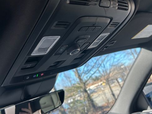 Used 2023 Cadillac Escalade ESV Sport w/ LPO, ONYX Package image 18